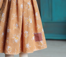 Load image into Gallery viewer, Yellow Floral Puff-Sleeve Dress with apron
